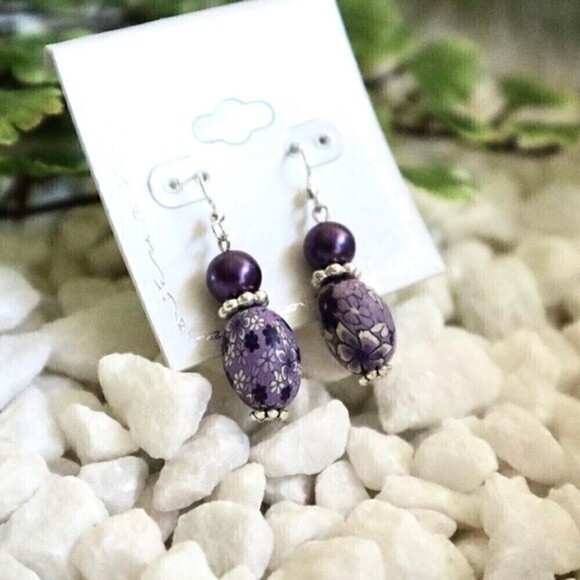 Purple color Polymer Clay dangling‎ earrings - Picture 3 of 6